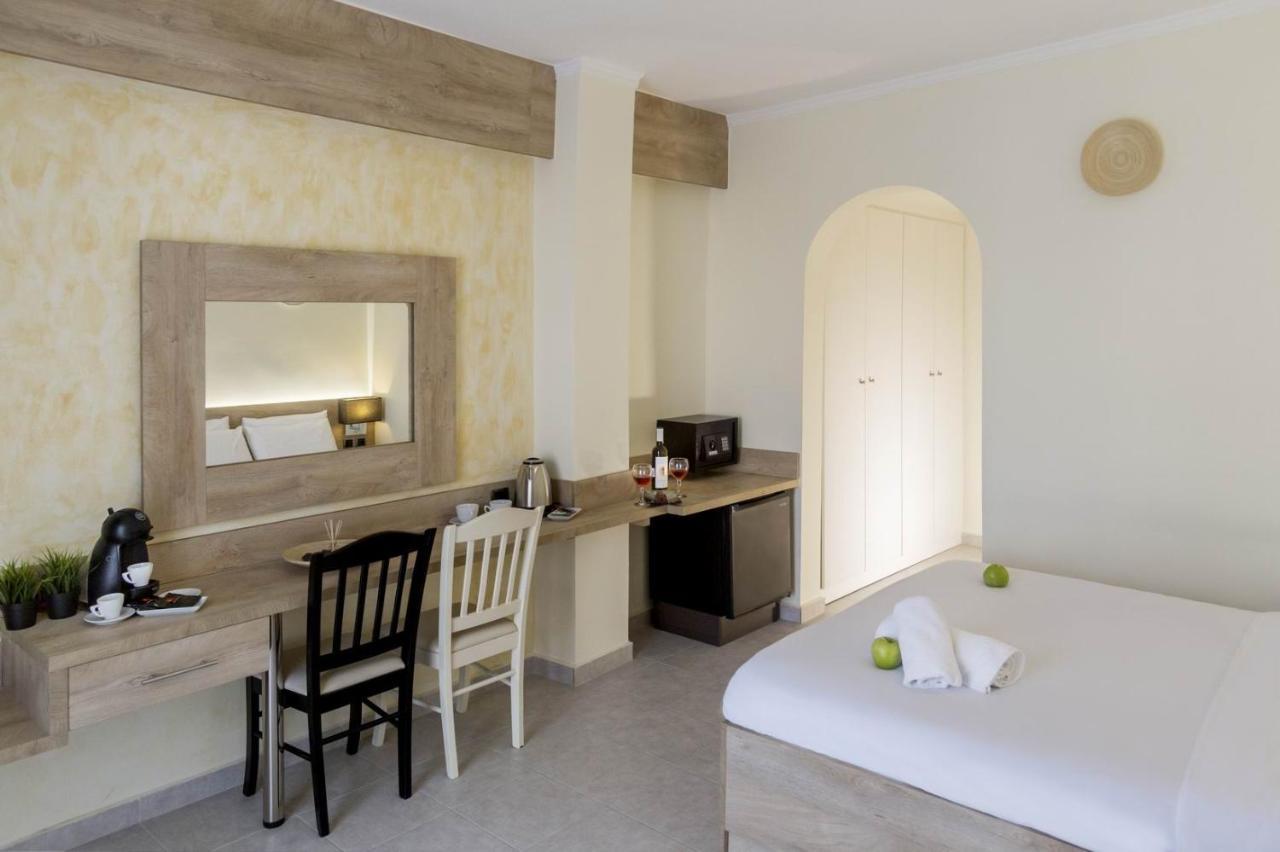 Hotel Odysseas Полихроно Екстериор снимка